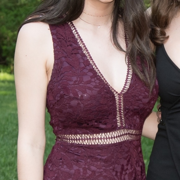 Tobi Wine Lace V Neck Sleeveless Dress - Picture 3 of 8